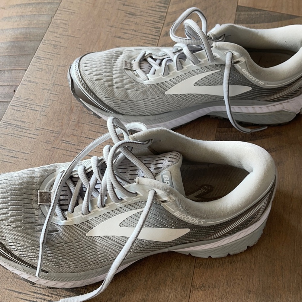 Brooks Ghost 10- size 7.5